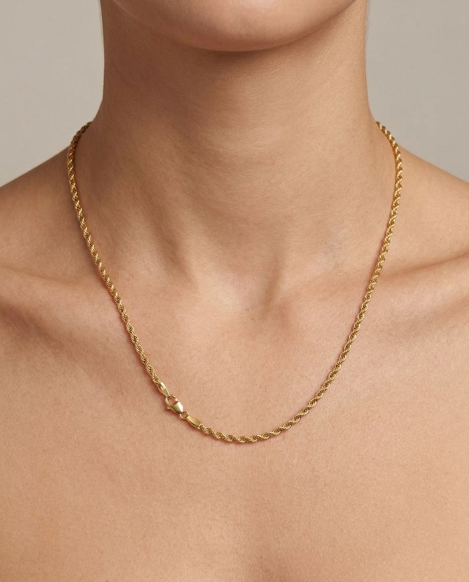Rope Chain in Yellow Gold on model