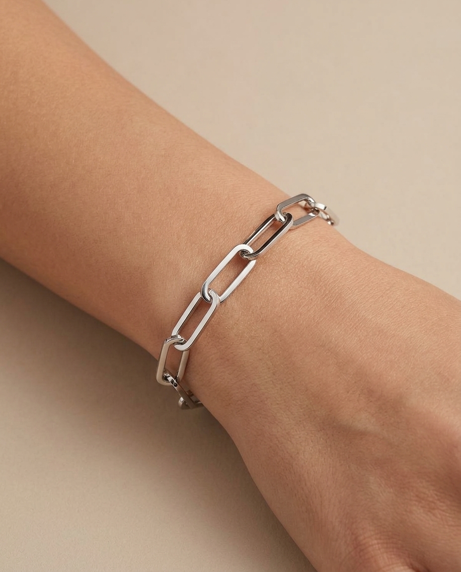 14KT White Gold Paperclip Braclet on model