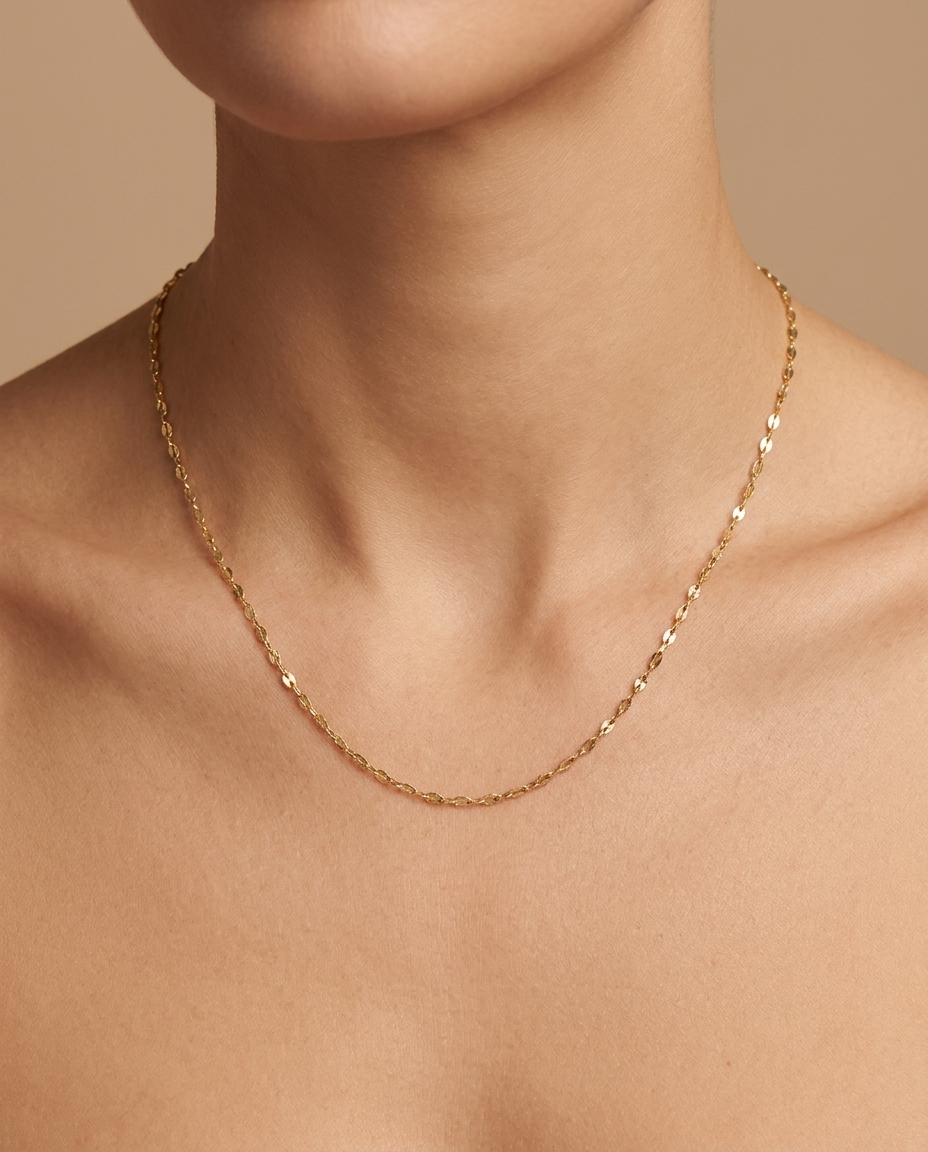 14KT Yellow Gold Mirror Chain on model