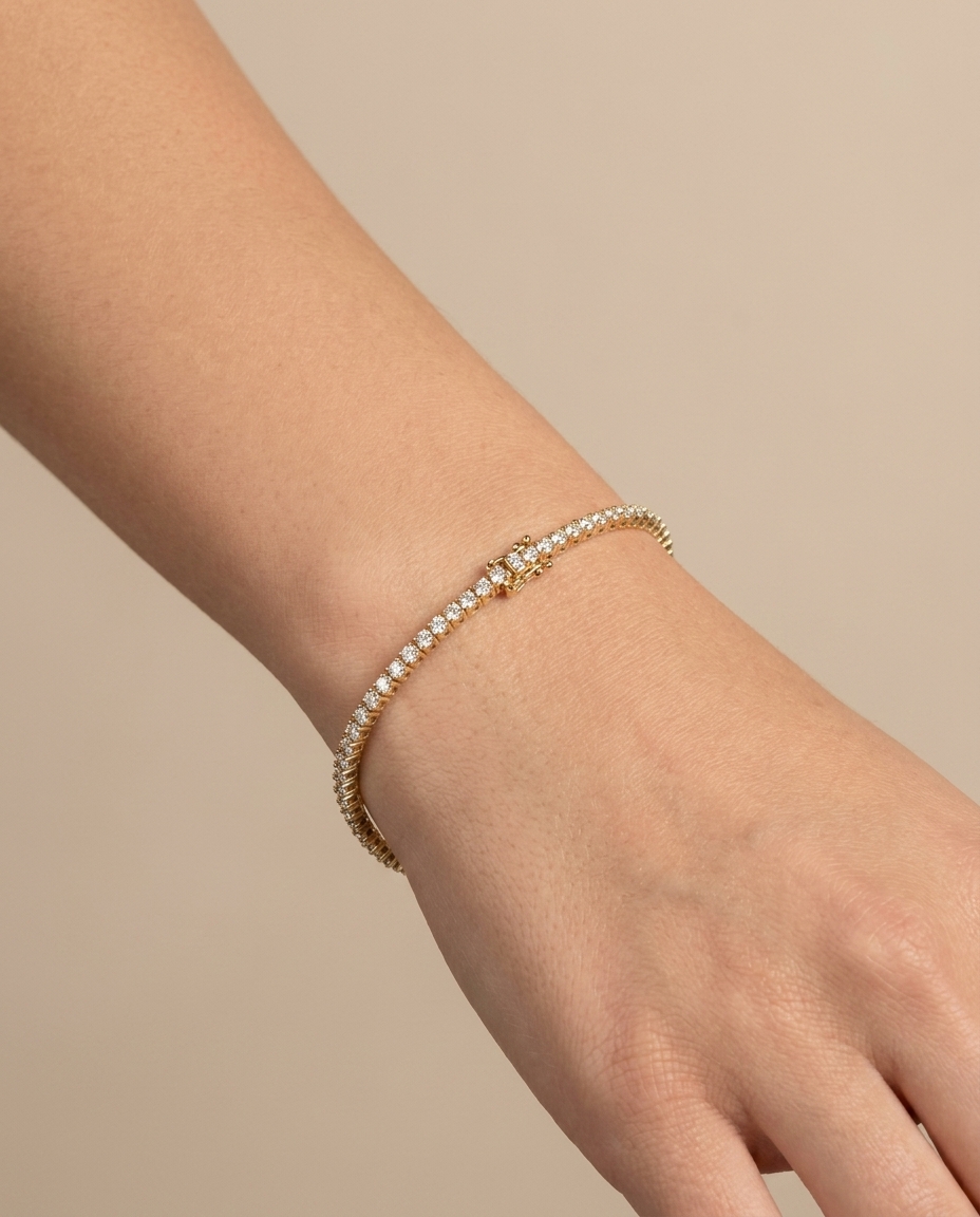 14KT Gold Diamond Tennis Bracelet 1.00 Cts on model