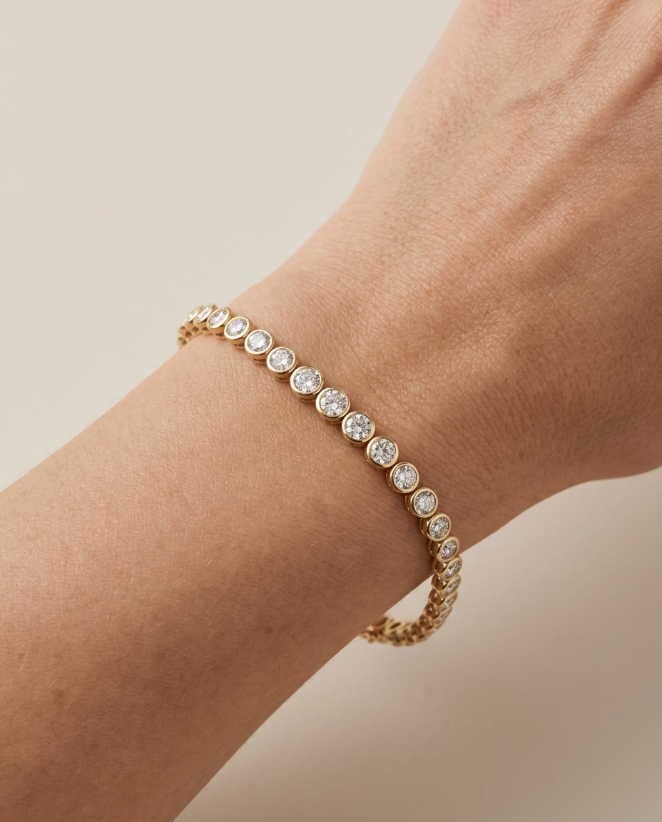 14KT Gold Diamonds Tennis Bracelet 2.00 Cts on model
