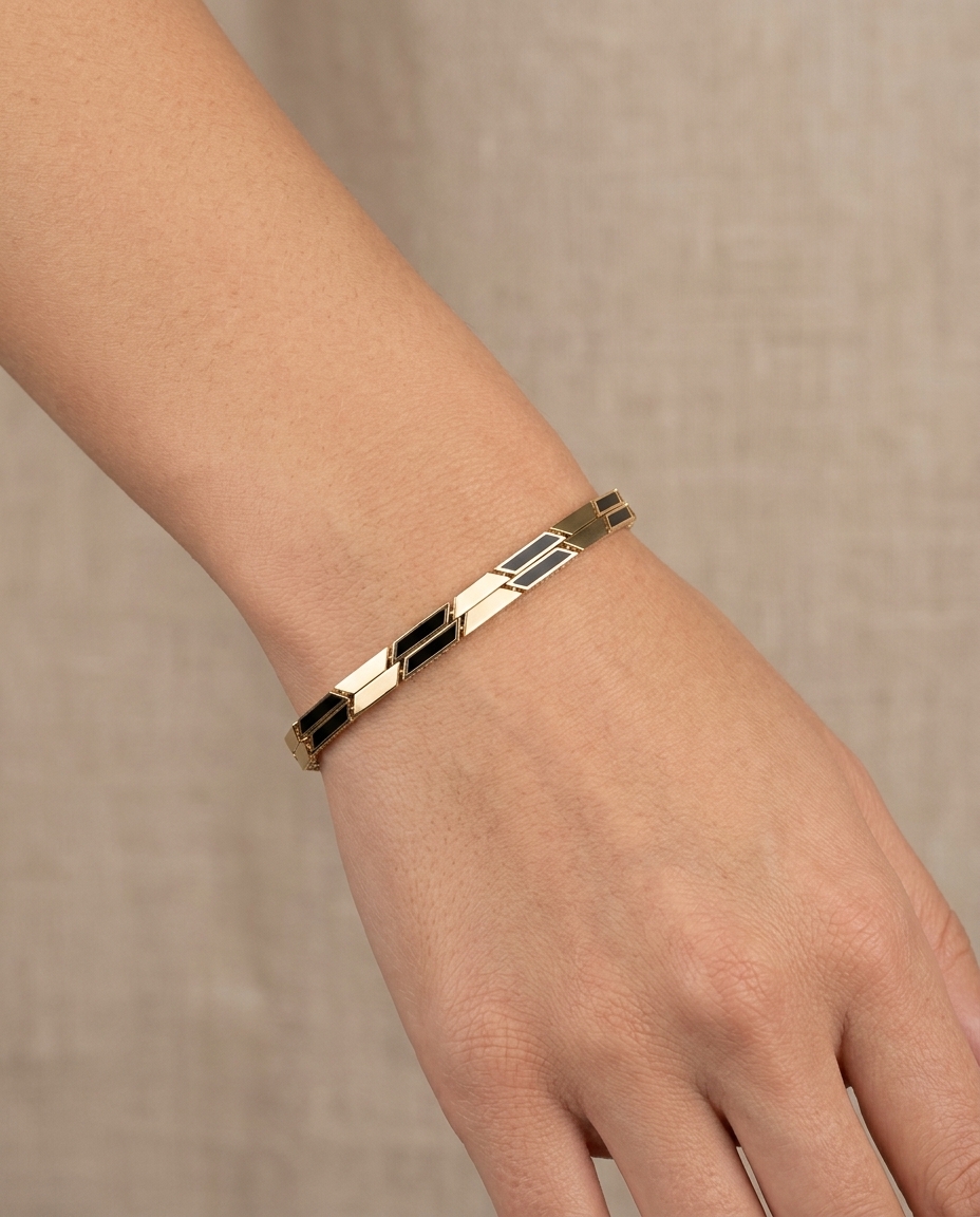 14KT Yellow Gold Black Onyx 7" Bracelet on model