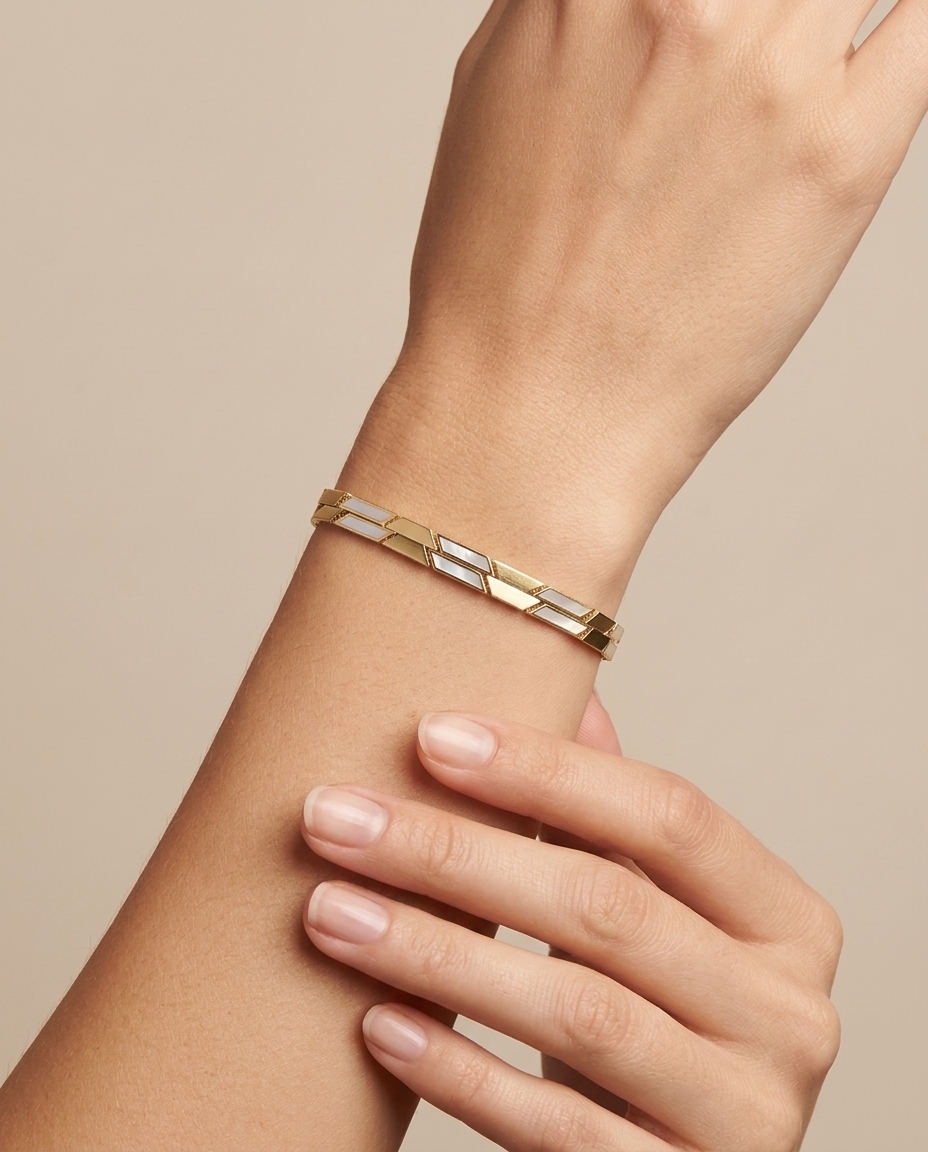 14KT Yellow Gold Mother of Pearl 7" Bracelet on model