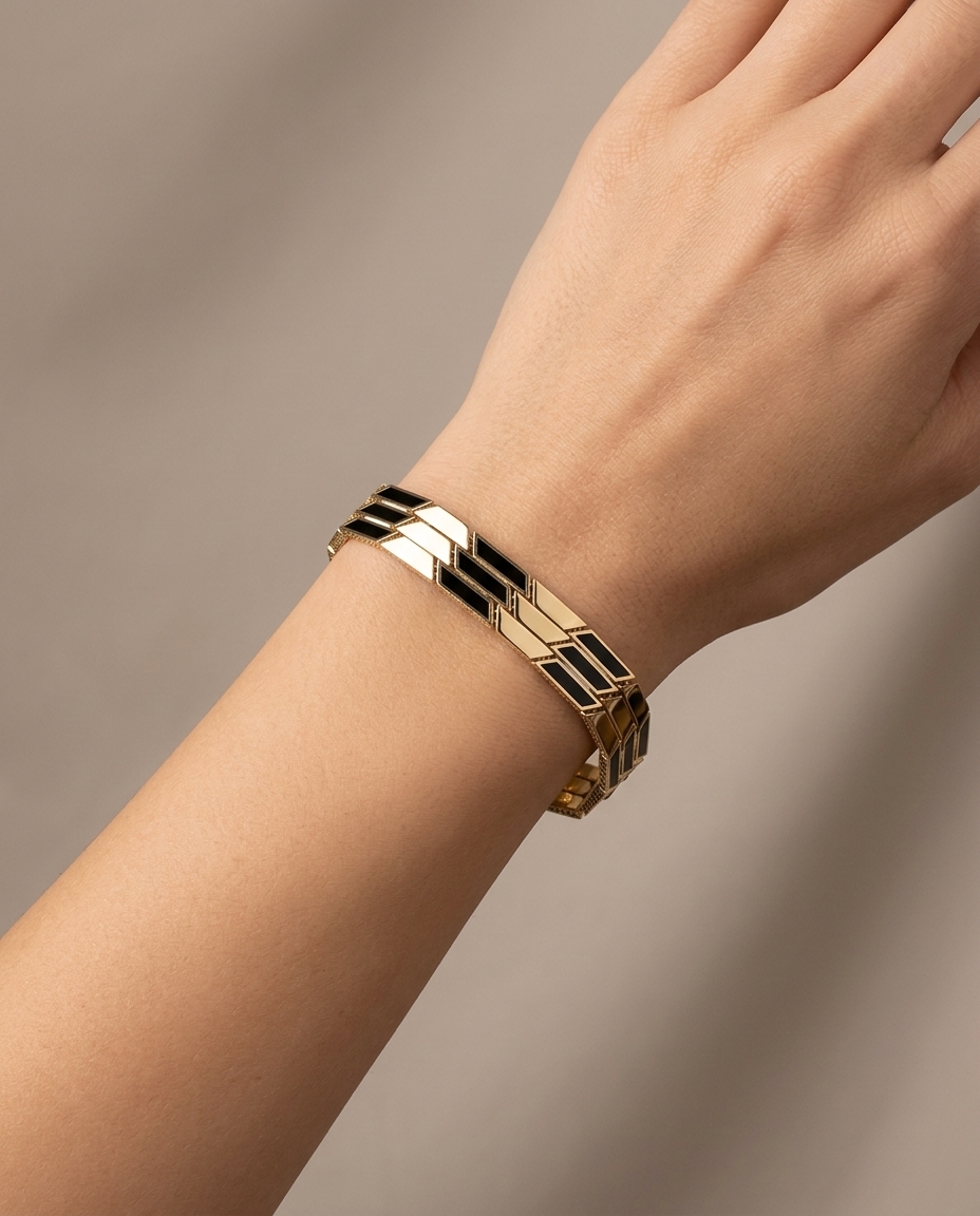 14KT Yellow Gold Black Onyx 7" Bracelet on model
