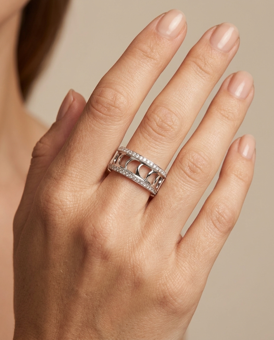 18K Gold Diamond Ring on model