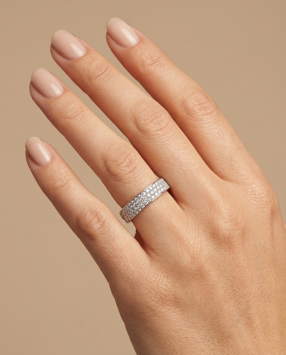 18K Gold Diamond Ring on model