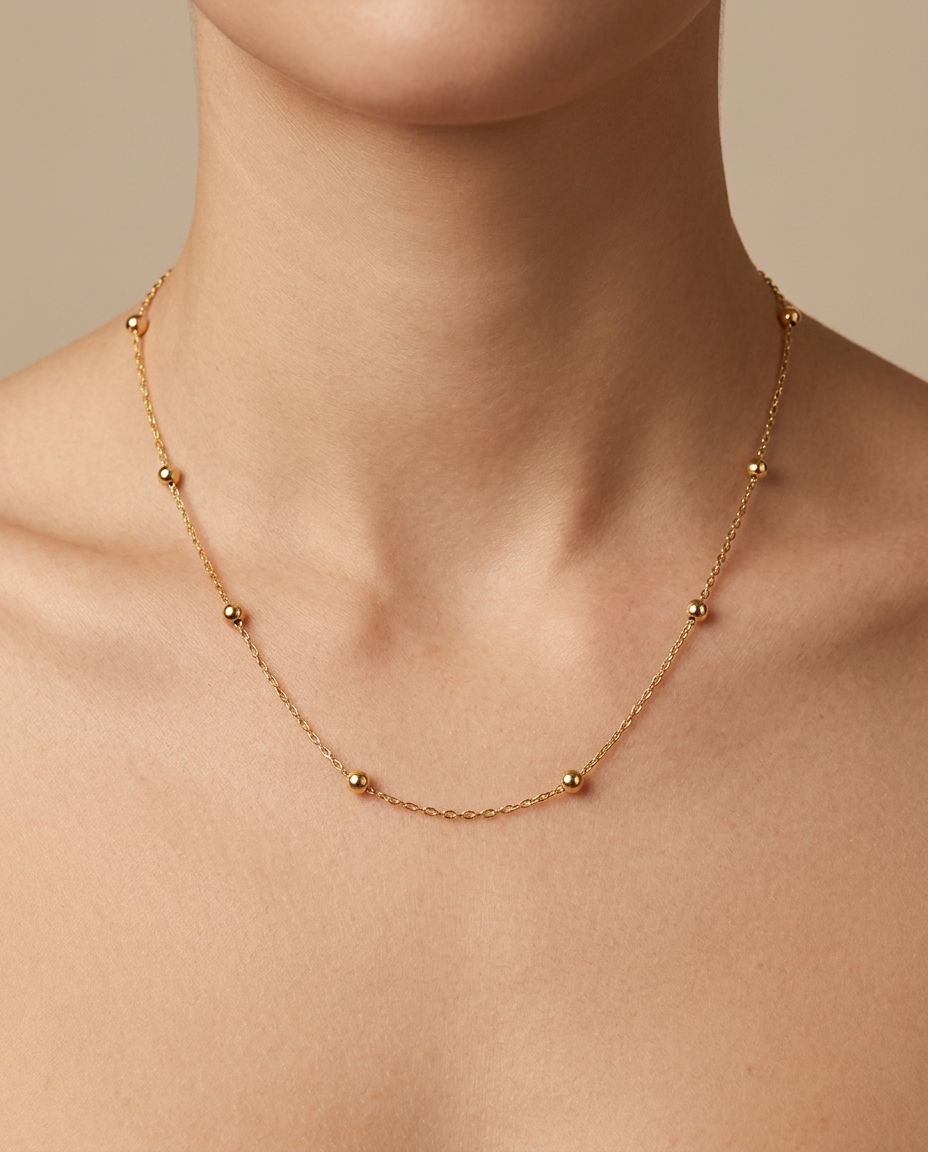 14KT Yellow Gold 18" Necklace on model