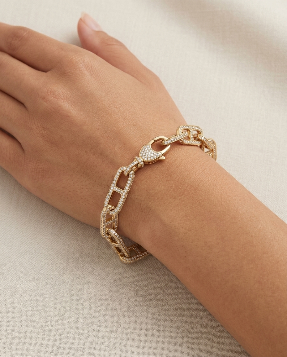 14KT Yellow Gold Paperclip 7.5" Bracelet on model