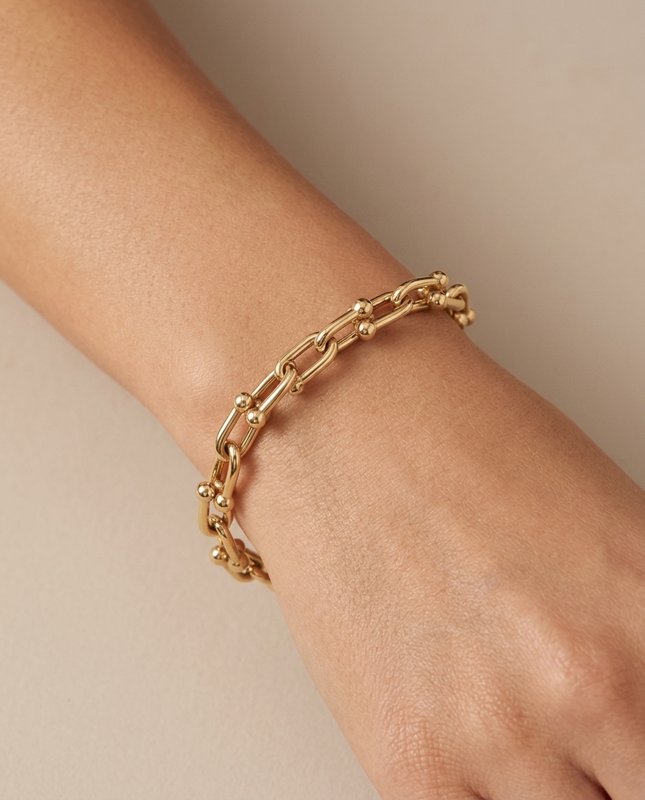 14KT Yellow Gold U-Link 7.5" Bracelet on model