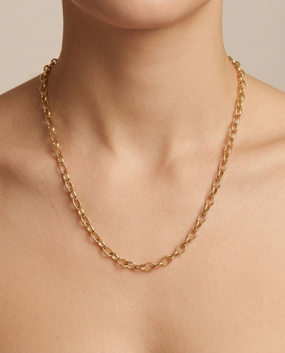 14KT Gold Oval Cable Chain Necklace on model