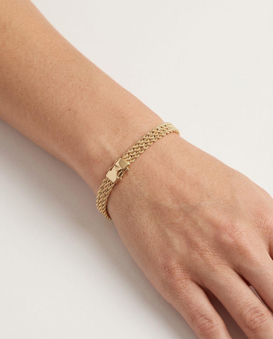 14KT Gold Rope Chain (6MM) Bracelet on model