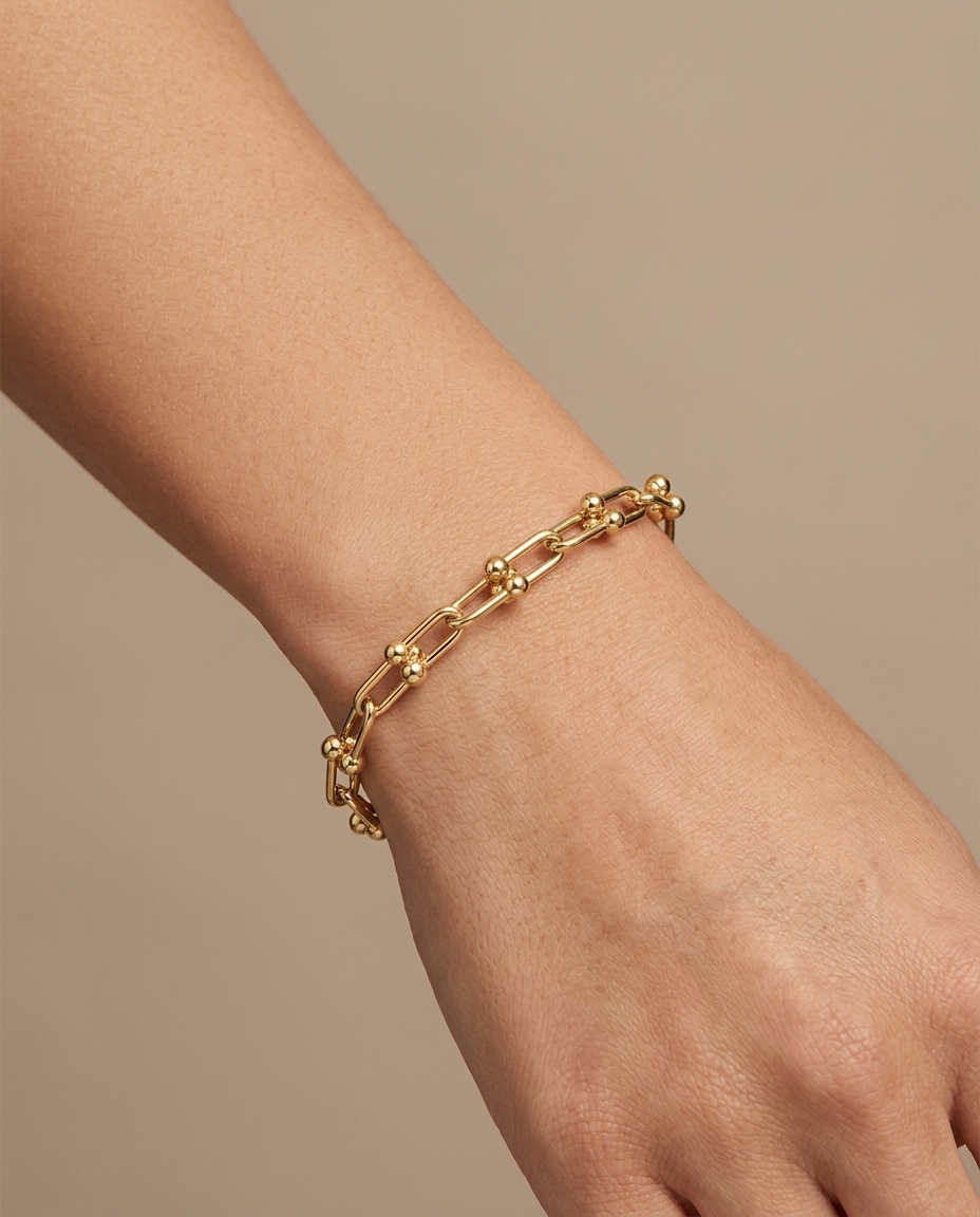 14KT Yellow Gold U-Link 7.5" Bracelet on model