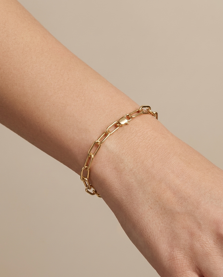 14KT Gold Round Paperclip Bracelet on model